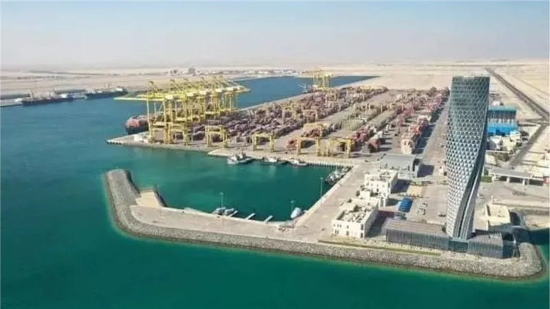 التفاصيل الكاملة حول الهجوم الحوثي بطائرات مسيرة علي ميناء قنا النفطي في شبوة جنوب اليمن