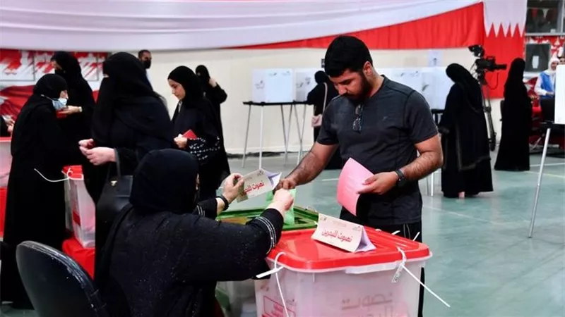 البحرين: نسبة المشاركة الشعبية في الانتخابات التي جرت بلغت 73%