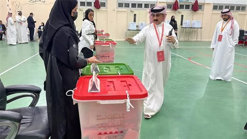 إغلاق مراكز الاقتراع في الانتخابات البحرينية أبوابها
