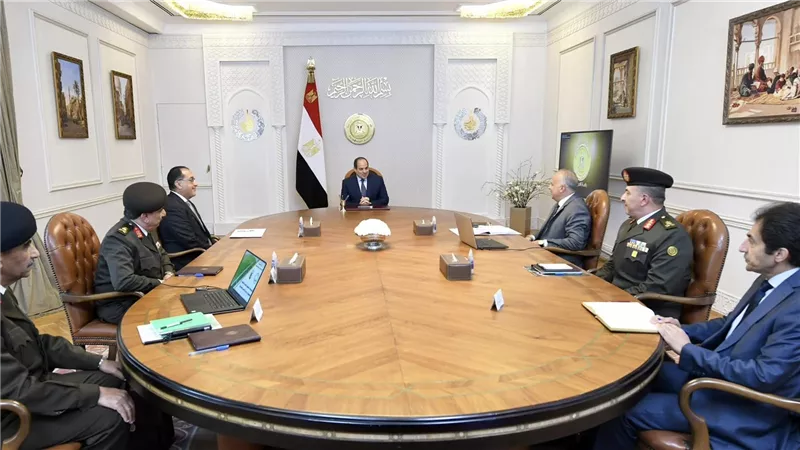 الرئيس السيسي يتابع الموقف المائى لمشروعات استصلاح الأراضي بجنوب الوادي