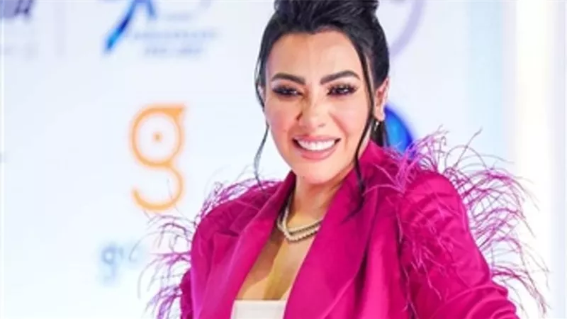  بدلة بينك مثيرة.. الفنانة ميرهان حسين تشعل مواقع التواصل الاجتماعي (صور)