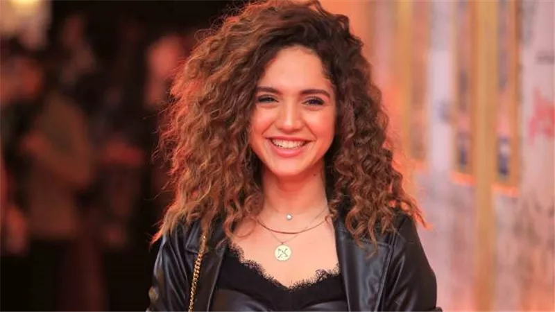  الفنانة المصرية رنا رئيس تكشف كيف دخلت الوسط الفني؟ (فيديو)