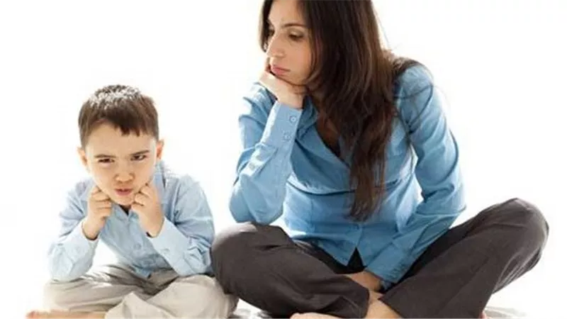كيفية التعامل مع الطفل العنيد 3 سنوات.. تعرفي على طرق عقابه 