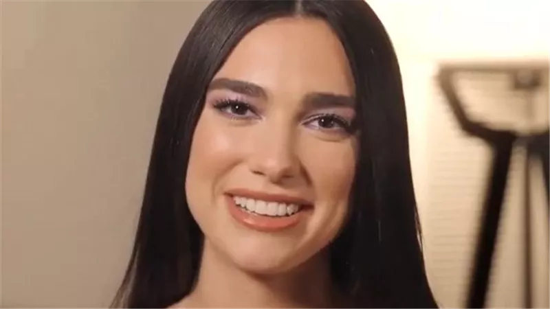 رئيس ألبانيا يمنح الجنسية لنجمة البوب 