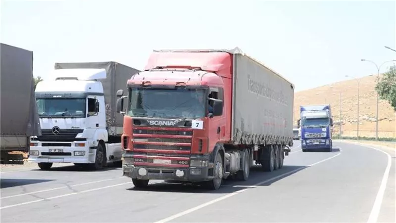 18 شاحنة مساعدات أردنية تتجه إلى لبنان ضمن قافلة إغاثية جديدة