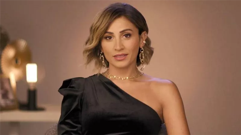 لذيذة جدا.. دينا الشربيني تعيش قصة حب جديدة (فيديو)