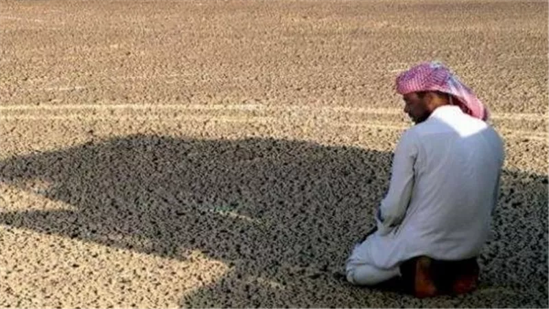كيفية جمع صلاة الظهر والعصر.. ضوابط لا بد من معرفتها - فيديو