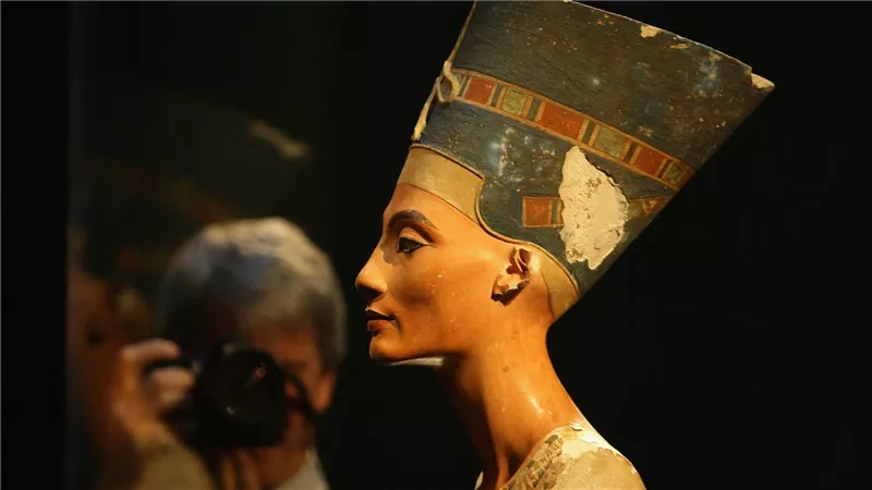 أبرزها رأس نفرتيتي.. مصر تشن حملات لاستعادة آثارها من الخارج