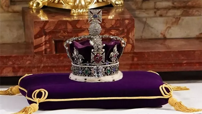 معلومات هامة عن تاج القديس إدوارد التاريخي قبل تتويج الملك تشارلز