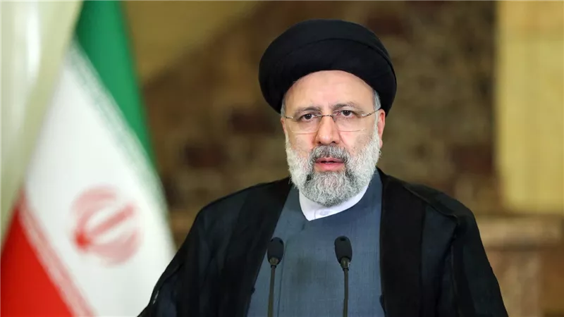إيران.. رئيسي يُقجر مفاجأة بشأن إعادة النظر في مواد الدستور