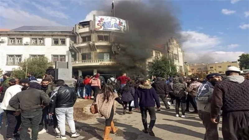 لجنة التحقيق في أحداث السويداء تعقد مؤتمرا صحفيا لعرض مستجدات عملها