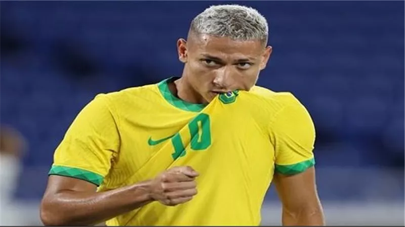 رونالدو يطلب من 