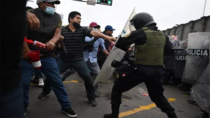 صور تكشف طبيعة للأوضاع في بيرو بعد ساعات من عزل بيدرو كاستيلو