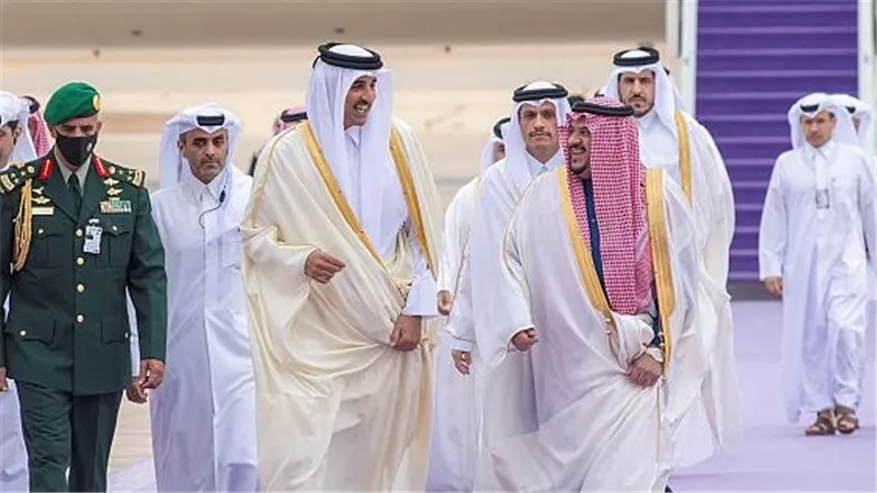  أمير قطر يصل إلى الرياض للمشاركة في القمم العربية الصينية