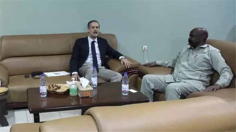 سفير مصر لدى السودان يلتقي المفوض العام لمفوضية نزع السلاح والتسريح 