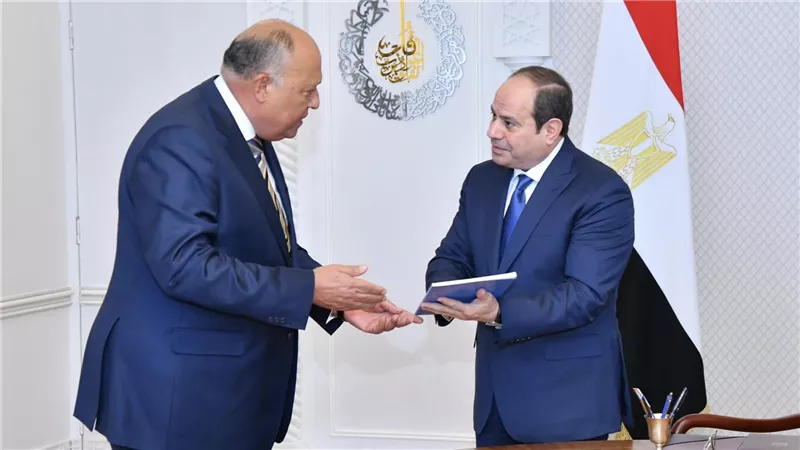 الرئيس السيسي يلتقي وزير الخارجية ويطلع على التقرير التنفيذي للاستراتيجية الوطنية لحقوق الإنسان