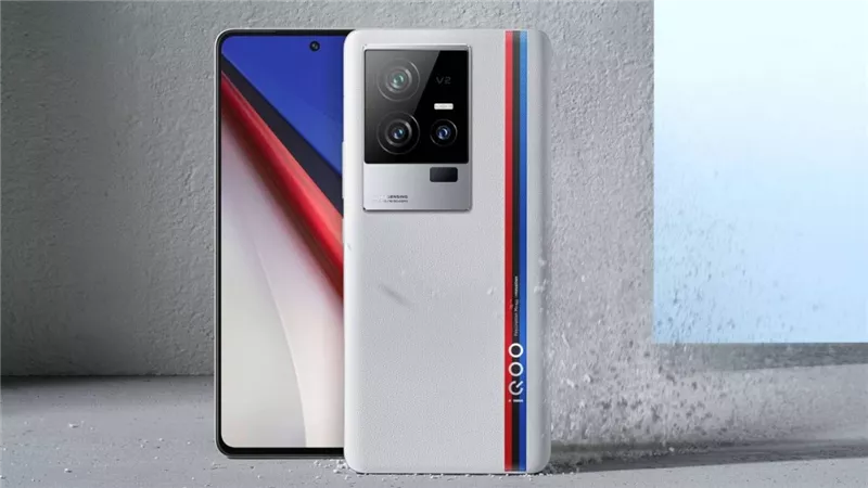 تحفة الشراكة بين فيفو وBMW.. هاتف iQOO 11 Pro الذكي الجديد