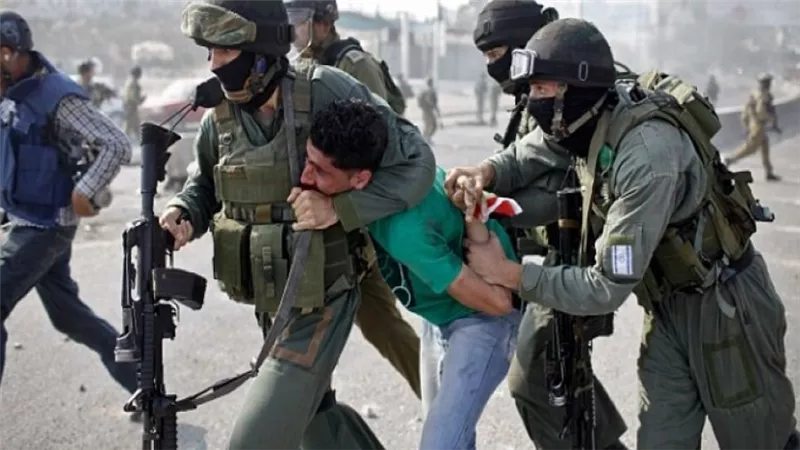فلسطين.. قوات الاحتلال تجرف أراضٍ زراعية شرق مدينة غزة