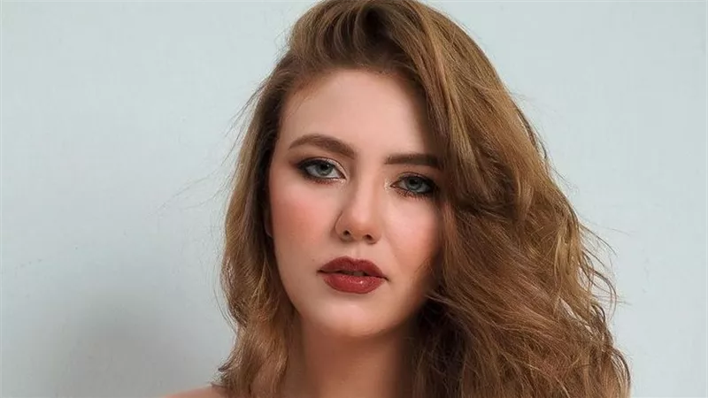 الفنانة المصرية الشابة رحمة حسن تحتفل بعيد ميلادها الـ 34