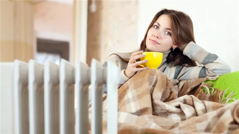 علاج البرد في الجسم.. تناول مزيج الليمون والعسل 