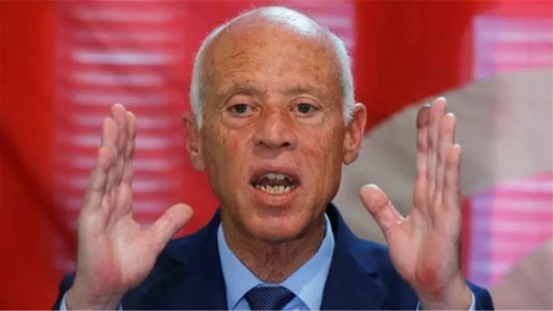  الرئيس التونسي يشدّد على أنه لا مجال للتفريط في المؤسسات والمنشآت العمومية 