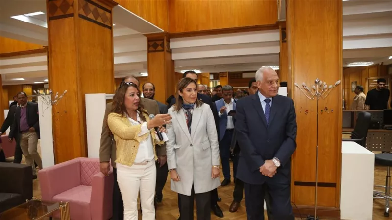 وزيرة الثقافة ومحافظ الجيزة يفتتحان المكتبة المركزية بأكاديمية ‏الفنون 