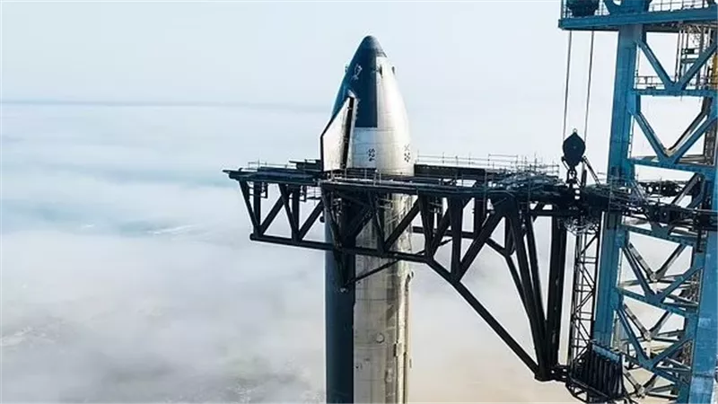 سبيس إكس تكشف عن صور المركبة الفضائية Starship على منصة الإطلاق
