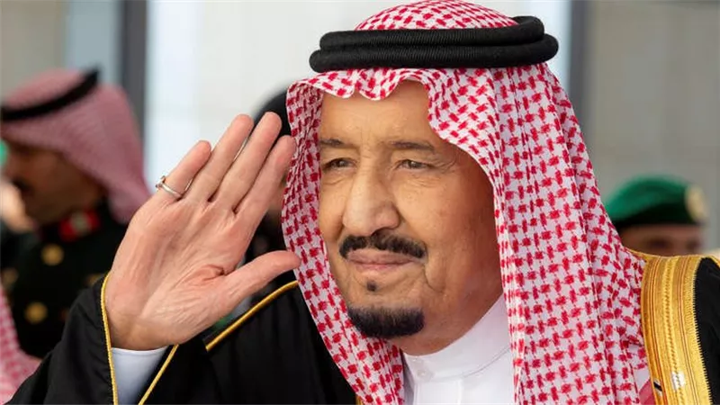 الملك سلمان يتلقى رسالة خطية من ولي عهد الكويت