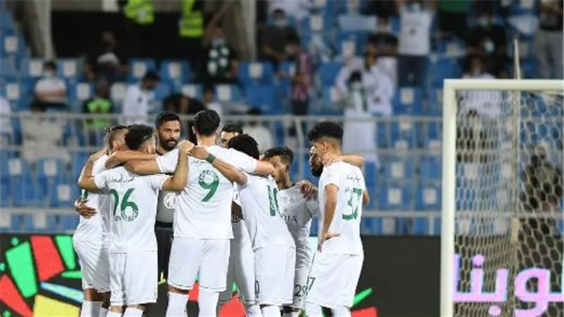ما هي حقيقة وجود رغبة قوية داخل النادي الأهلي السعودي للتعاقد مع أحد نجوم الاتفاق؟