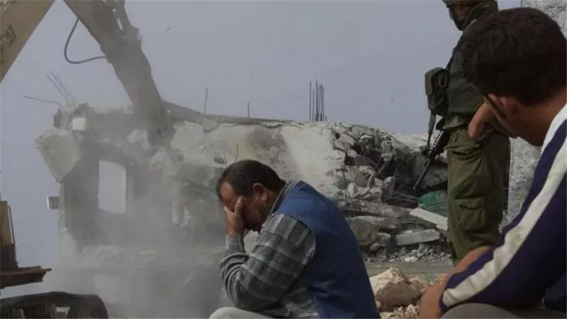  فلسطين.. قوات الاحتلال الإسرائيلي تهدم منزل فلسطيني في القدس