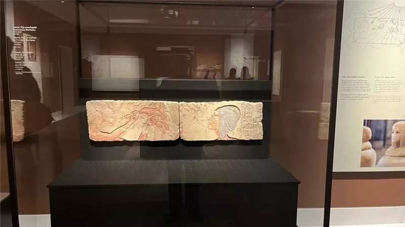 السفير المصري في الدنمارك يفتتح معرض 