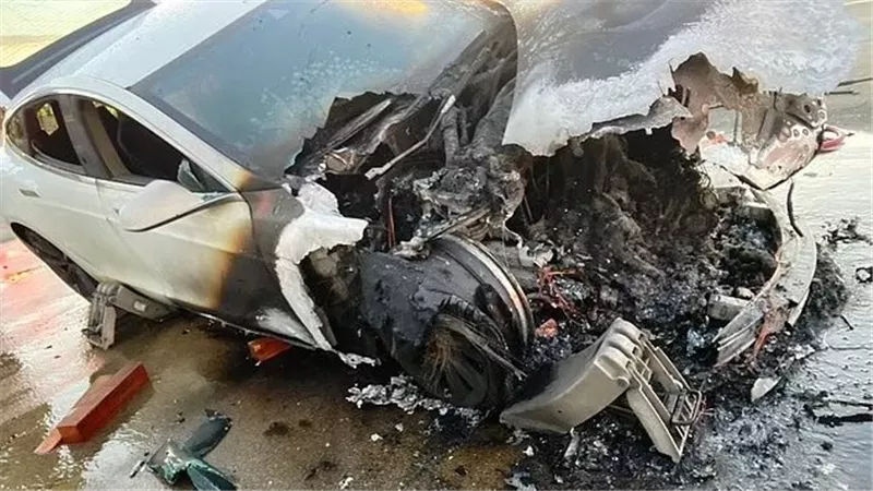بعد حريق هائل بإحدى سياراتها.. مستقبل 