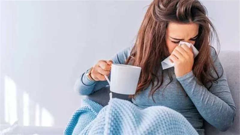 علاج نزلات البرد في المنزل.. 8 أساليب فعالة لتخفيف الأعراض وتسريع الشفاء