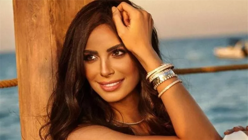 ما وراء اختفاء أغاني آمال ماهر من على منصة 