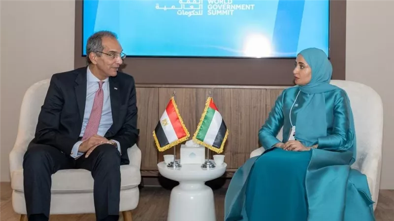 وزير الاتصالات وتكنولوجيا المعلومات يعقد مباحثات مع وزيرة الدولة للتطوير الحكومى والمستقبل الاماراتية