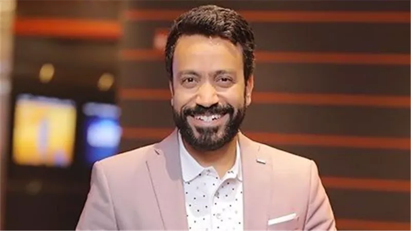 تطرق للحديث عن مرض والدته.. سامح حسين يكشف العديد من الأسرار الخاصة بحياته الفنية والشخصية